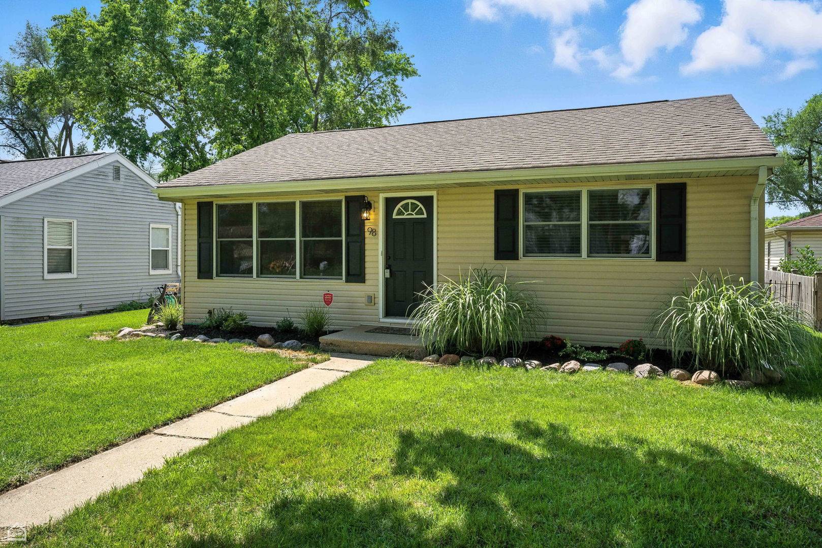 Crystal Lake, IL 60014,98 S Heather DR