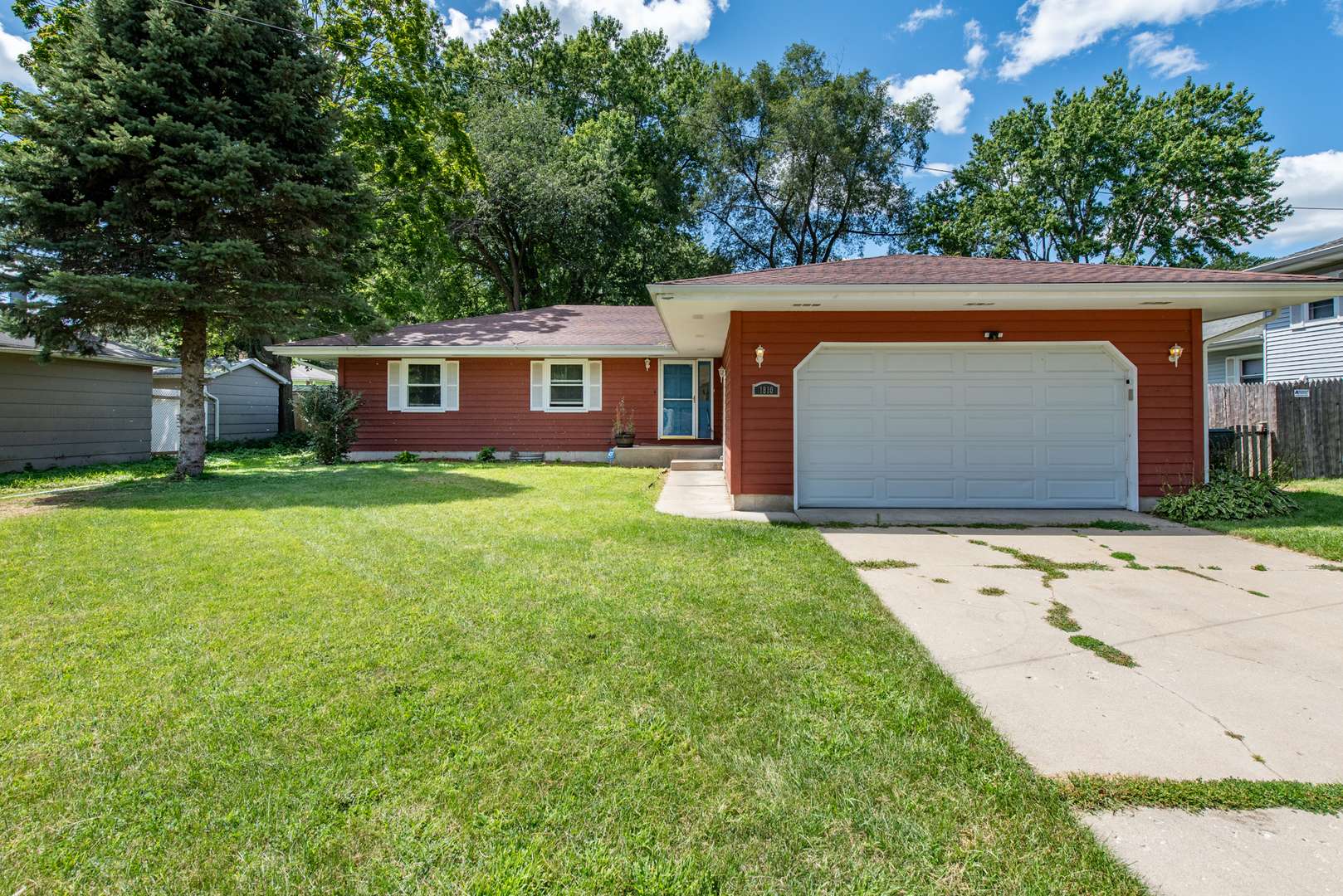 Zion, IL 60099,1810 THOMPSON AVE