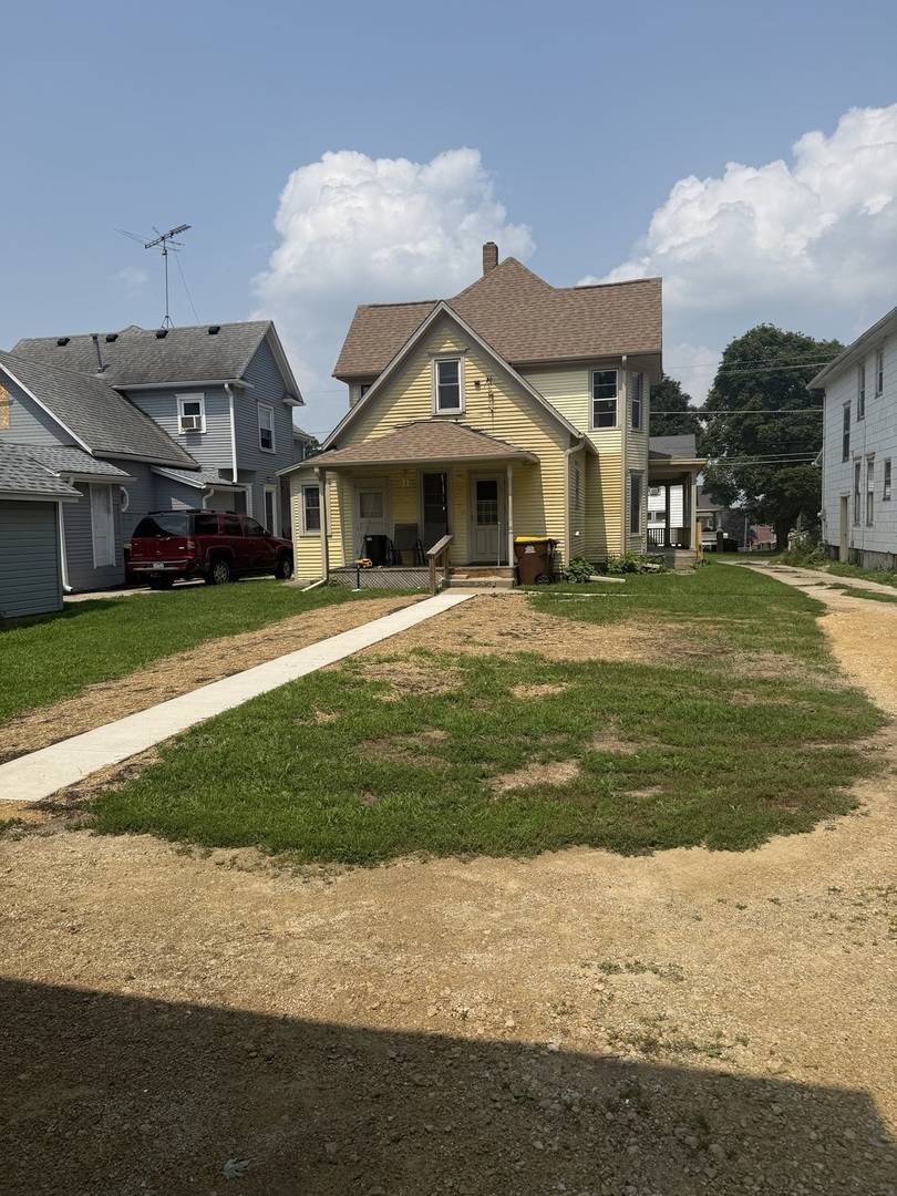 Freeport, IL 61032,105 W Empire ST