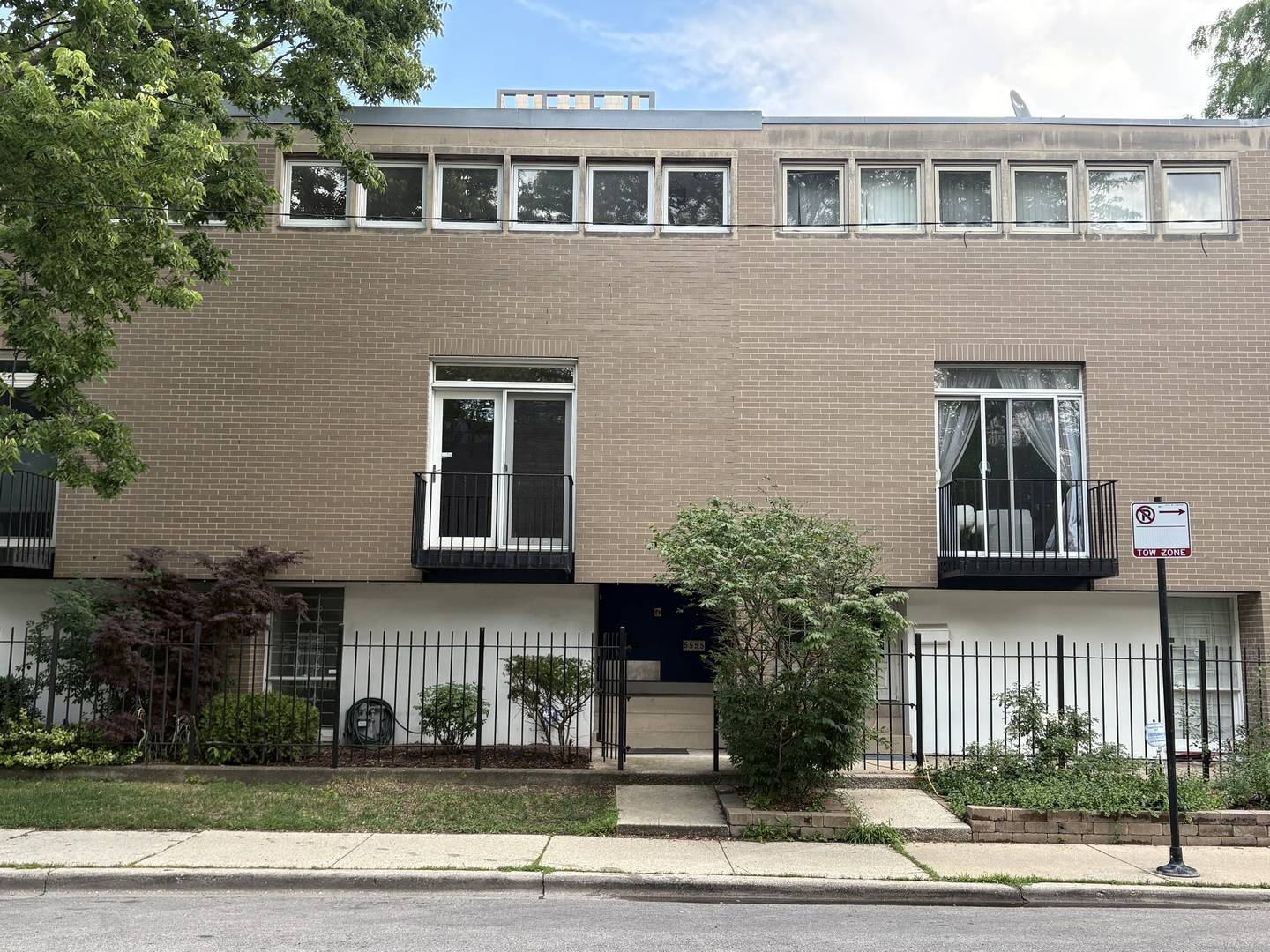 Chicago, IL 60637,5555 S Harper AVE