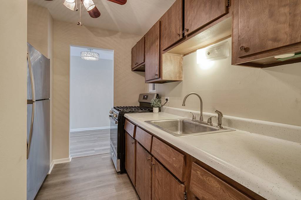 Oak Lawn, IL 60453,9840 S Pulaski RD #305