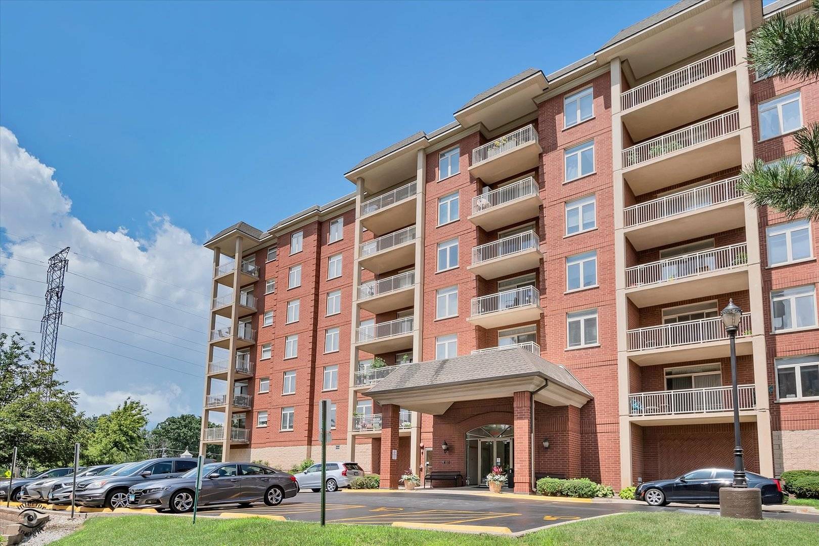 Morton Grove, IL 60053,8440 Callie AVE #207