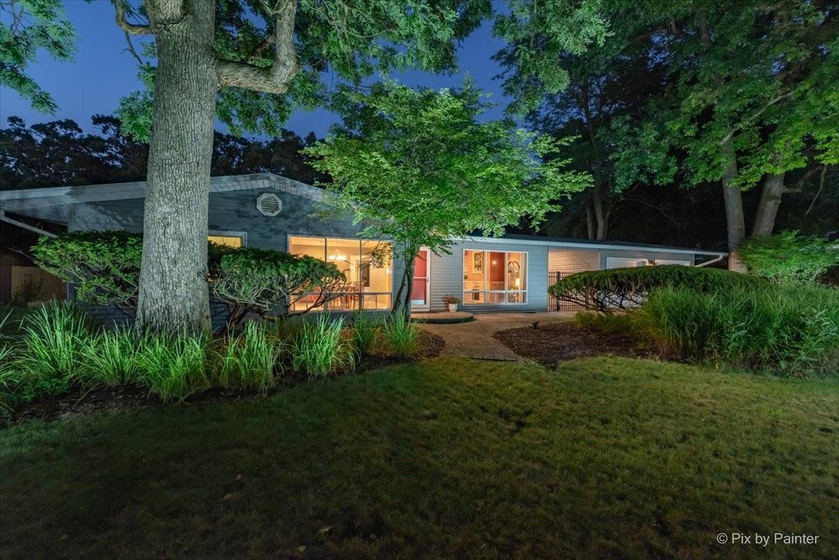 Carpentersville, IL 60110,821 Greenwood AVE