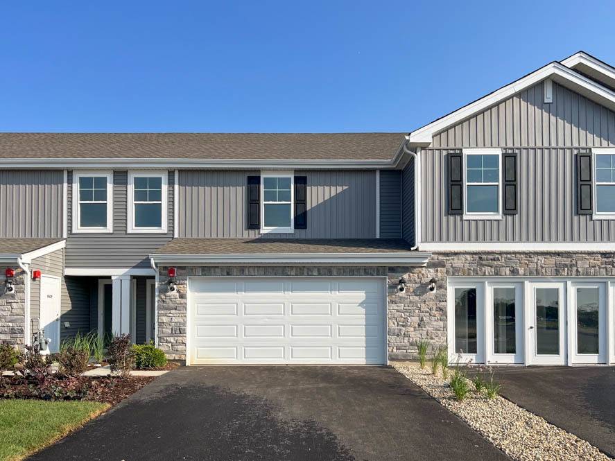 Yorkville, IL 60560,3512 Richardson CIR