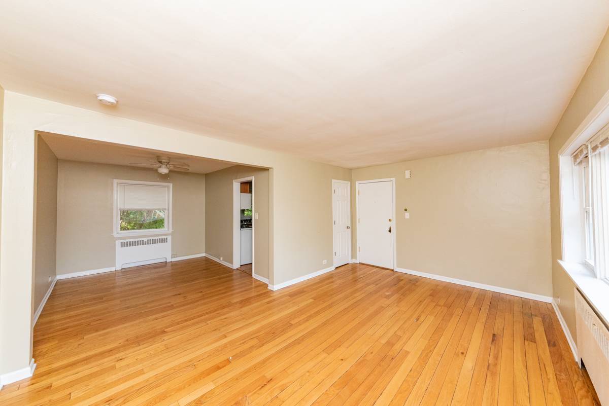 Evanston, IL 60202,233 Custer AVE #2