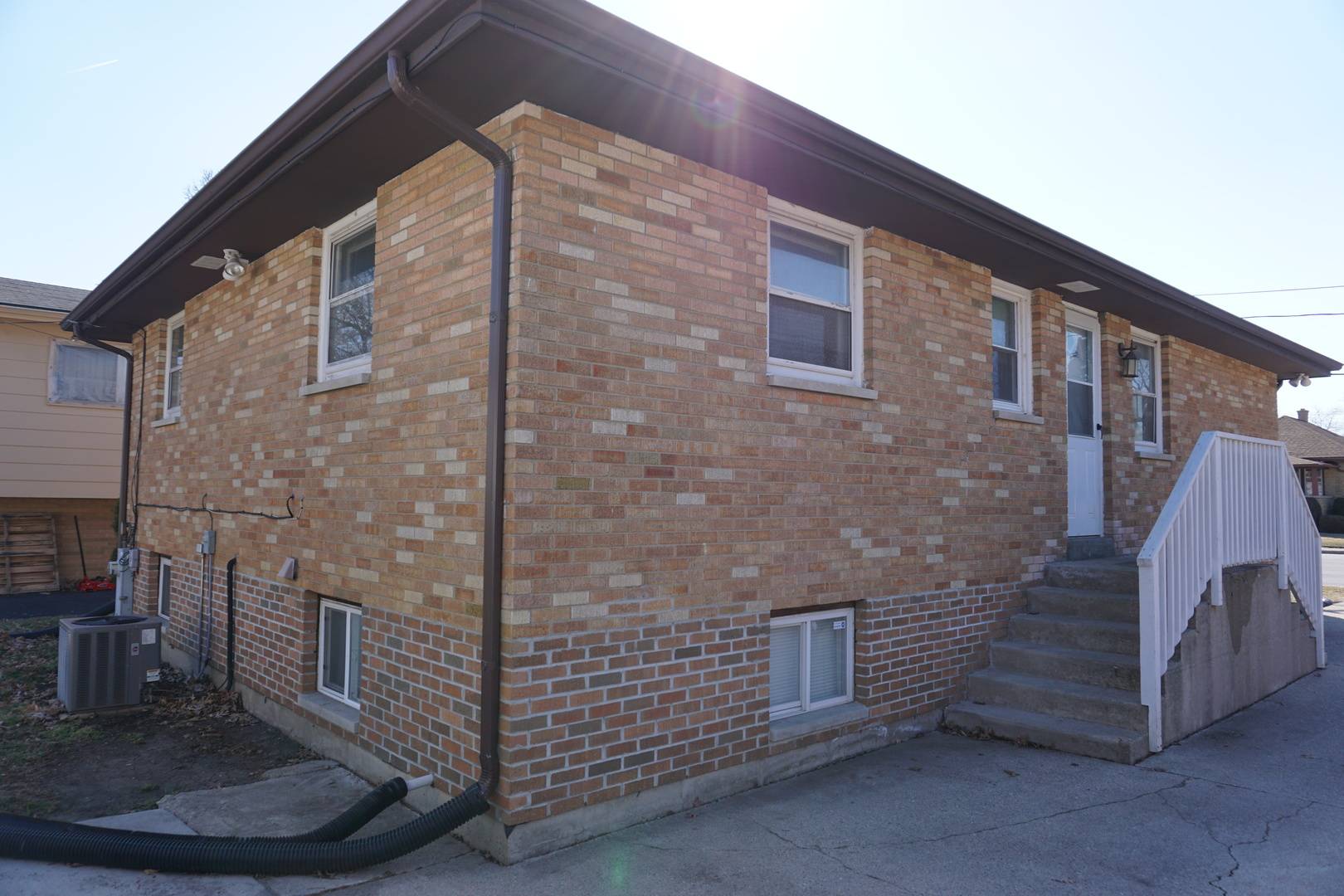 Waukegan, IL 60085,1019 N Lewis AVE