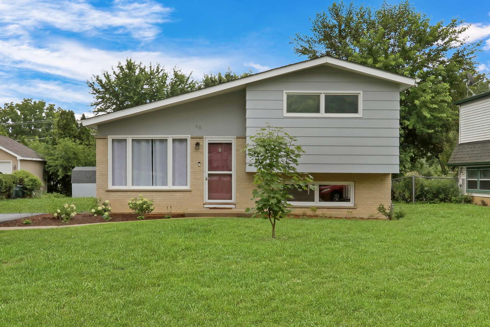 Lindenhurst, IL 60046,65 Hickory DR