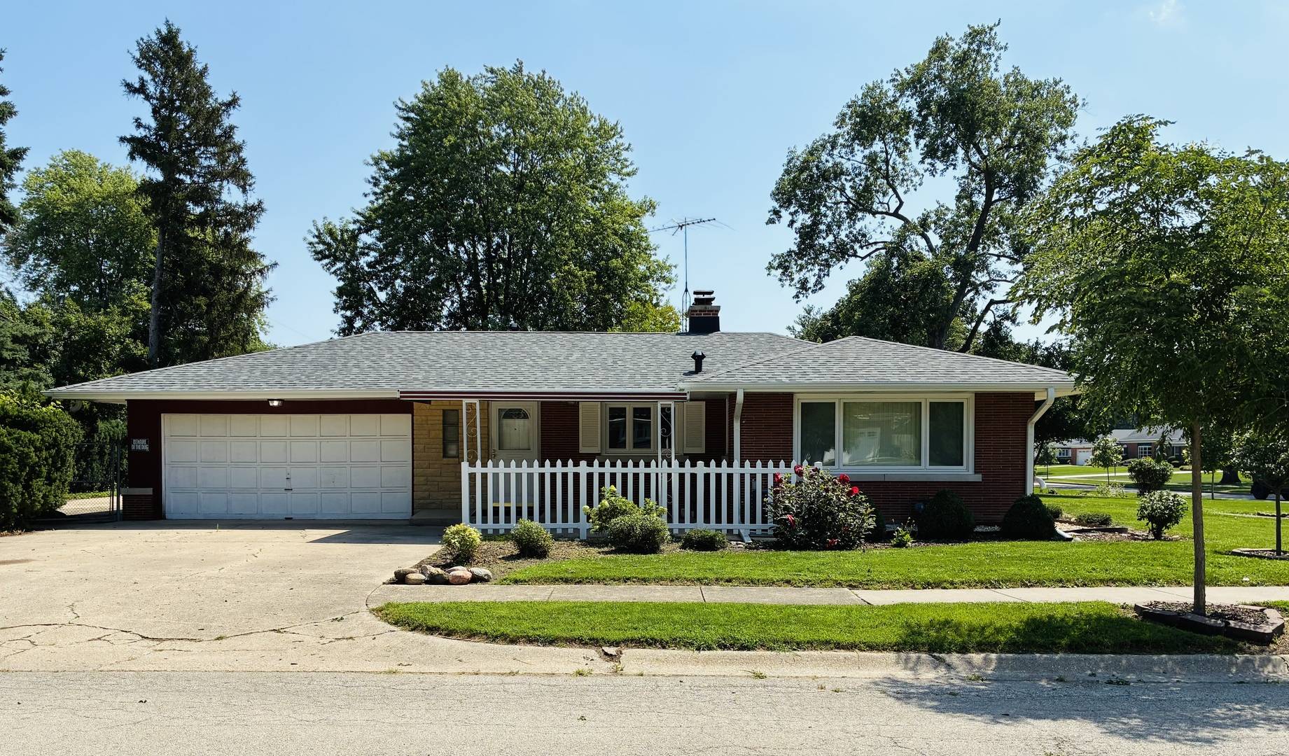 Joliet, IL 60435,1511 Caton AVE