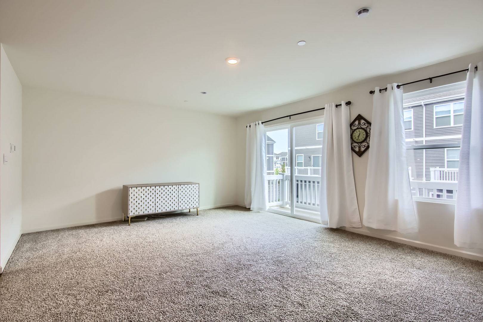 Tinley Park, IL 60477,17325 Roscommon RD