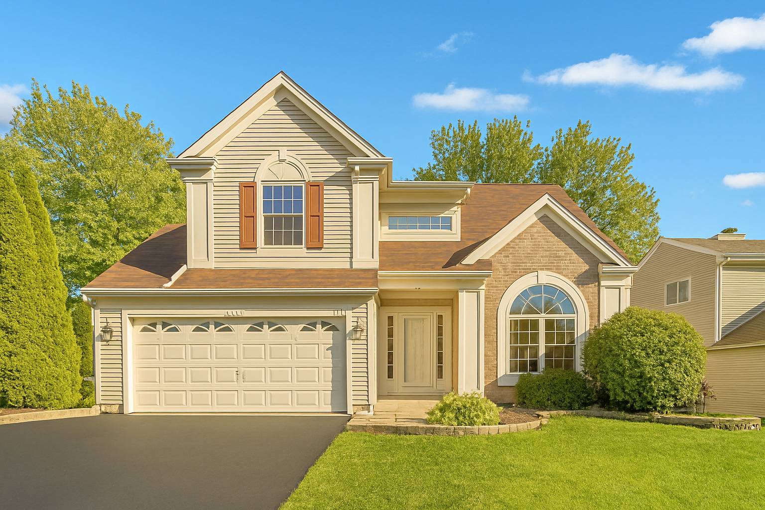 Bartlett, IL 60103,537 Rose LN