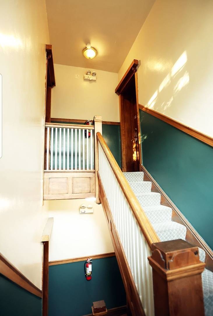 Chicago, IL 60615,5107 S Ingleside AVE #3