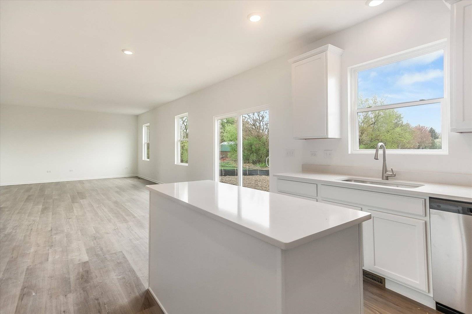 Oswego, IL 60543,318 Monica LN