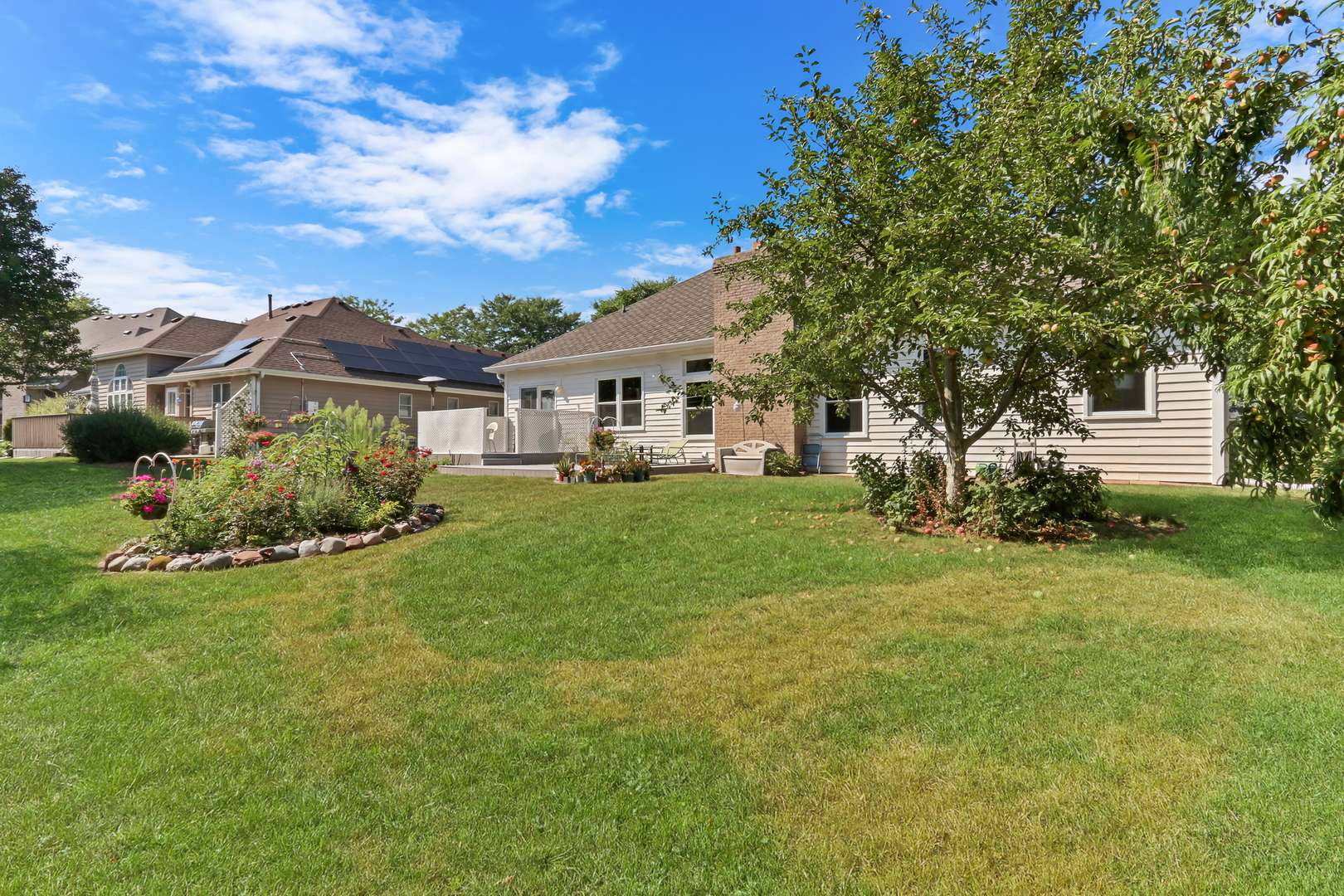 Gurnee, IL 60031,1075 Suffolk CT