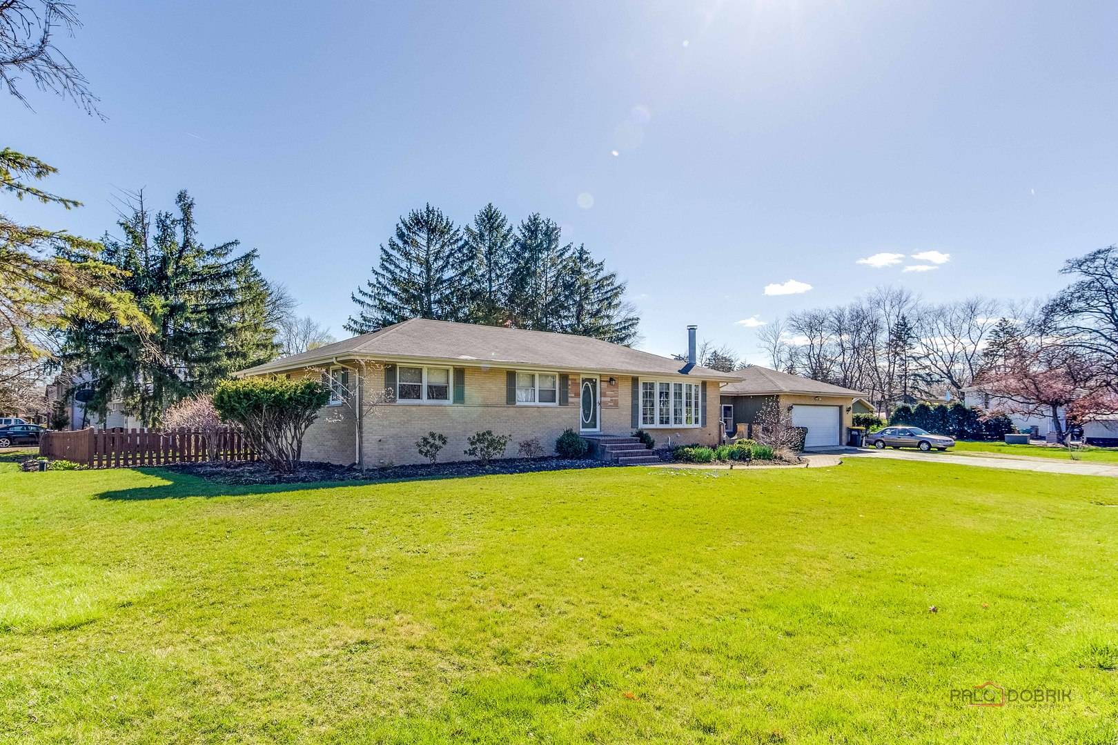 Glen Ellyn, IL 60137,23W073 Dickens AVE