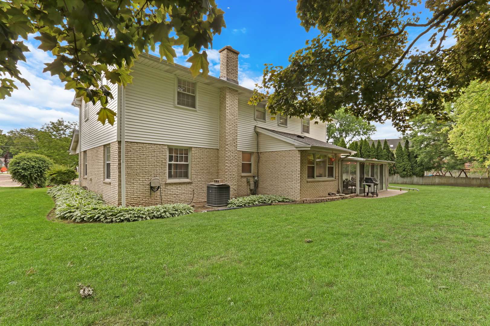 Glenview, IL 60025,2310 Malik CT