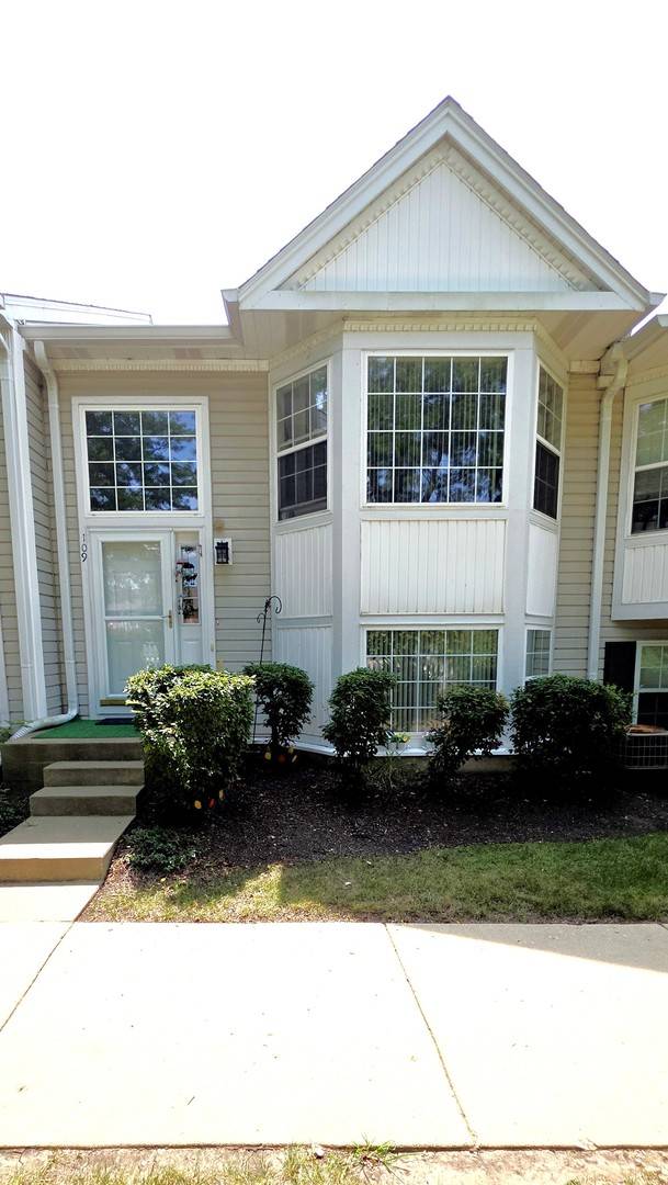 North Aurora, IL 60542,109 E Victoria CIR