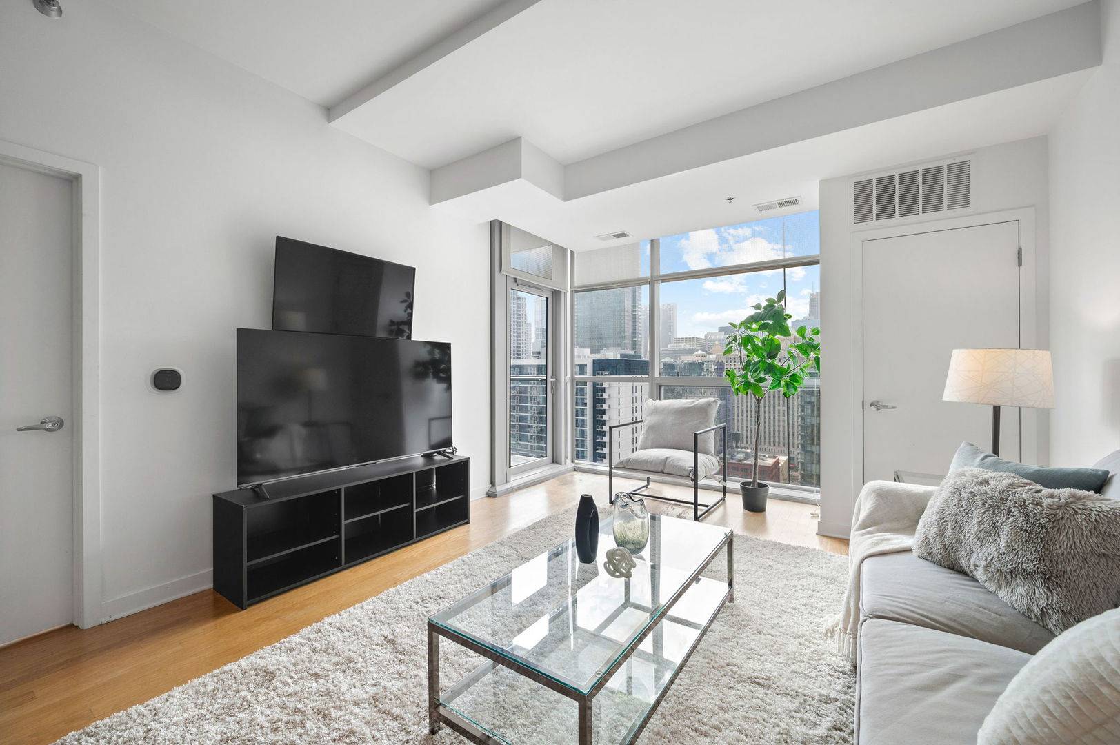 Chicago, IL 60654,303 W OHIO ST #2504