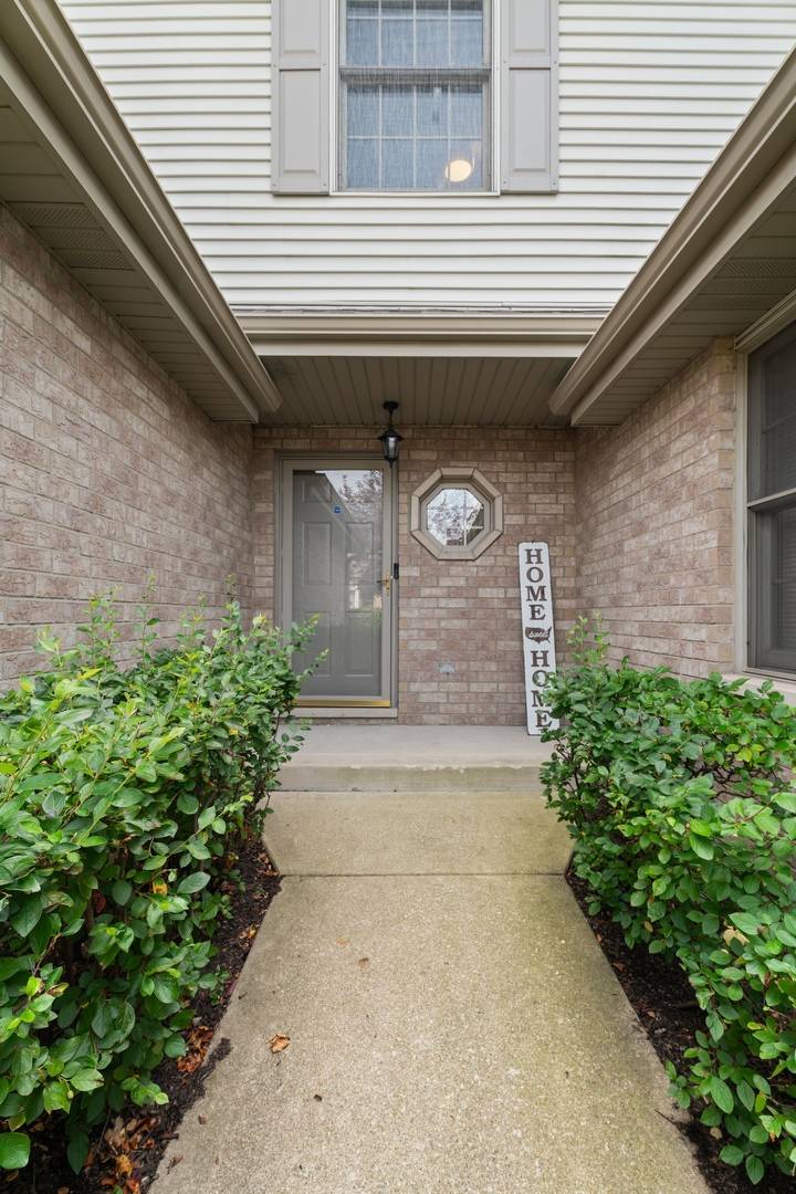 Orland Park, IL 60462,8735 Golden Rose DR
