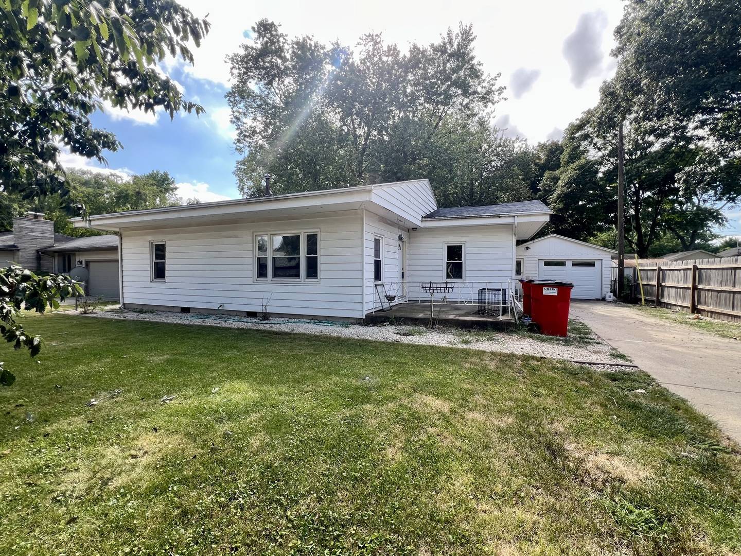 Champaign, IL 61821,1005 S Western AVE