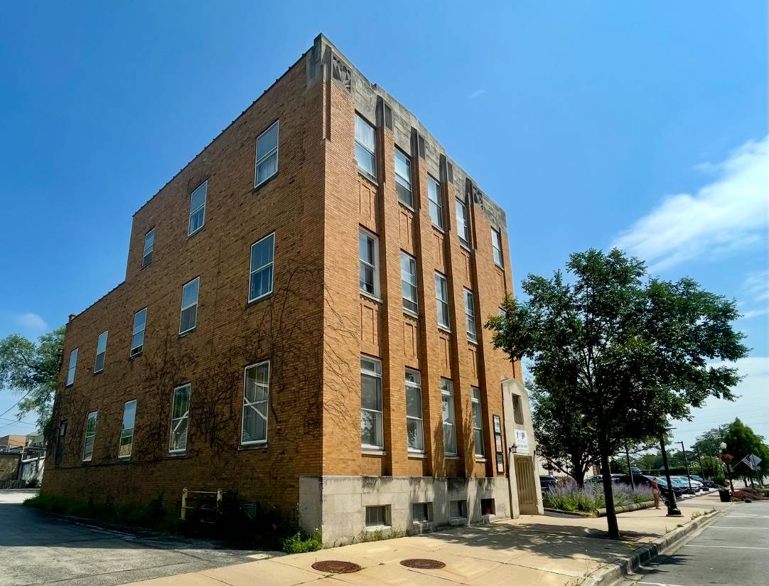 Downers Grove, IL 60515,4949 Forest AVE #200