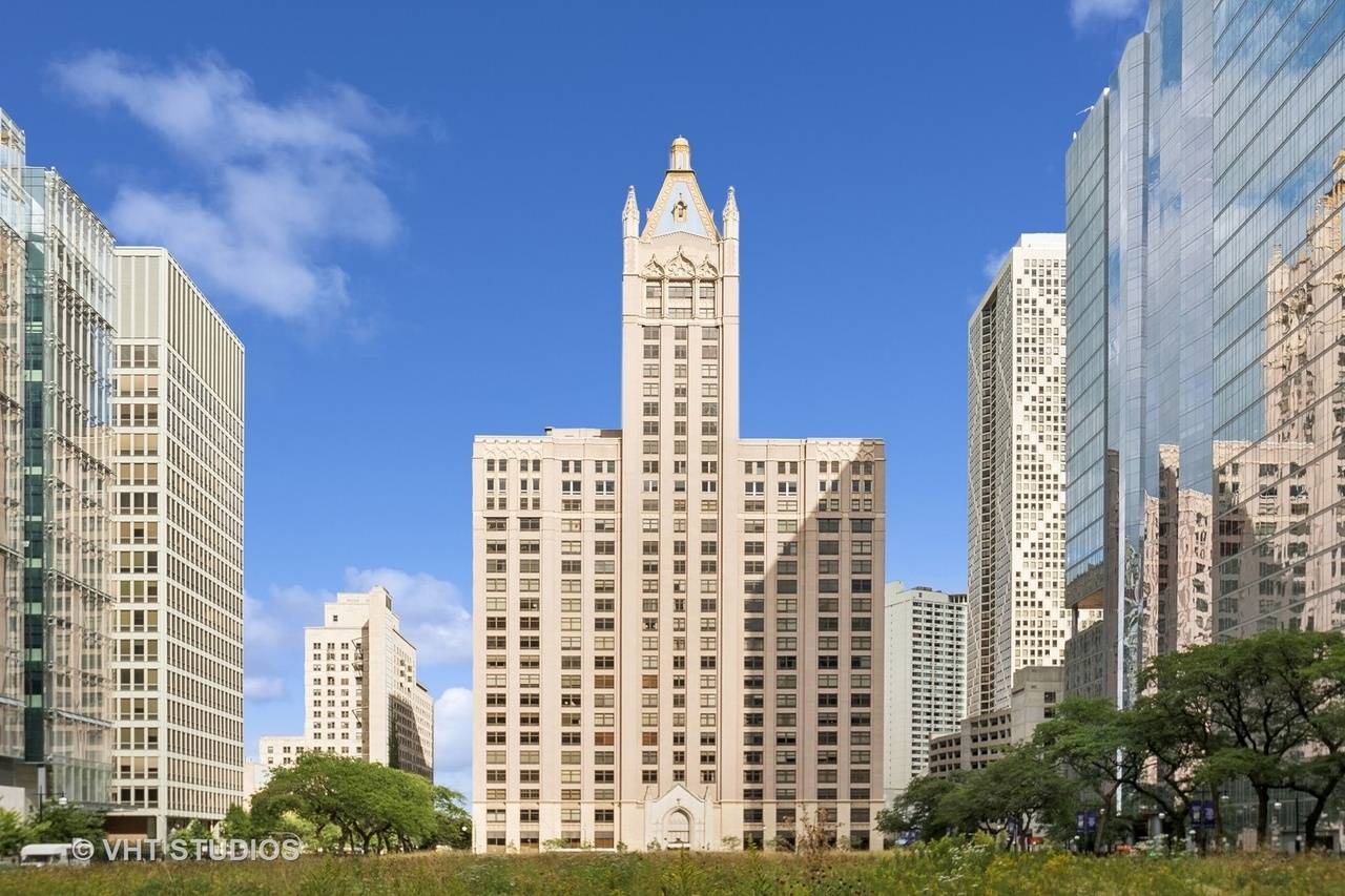 Chicago, IL 60611,680 N Lake Shore DR #506
