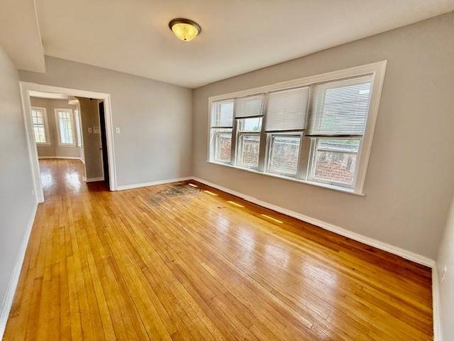 Chicago, IL 60649,7804 S Burnham AVE