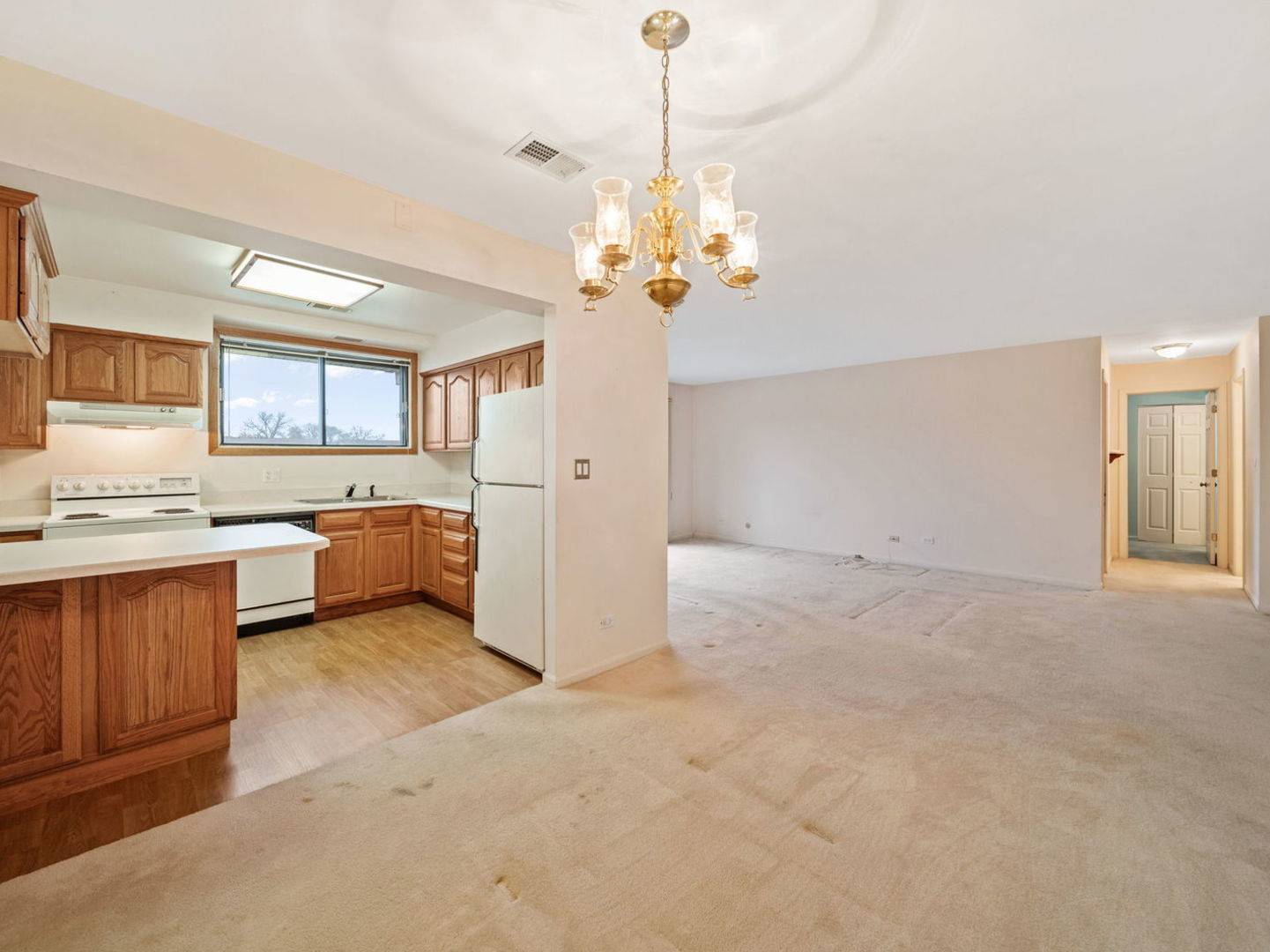 Glen Ellyn, IL 60137,464 Raintree DR #2D