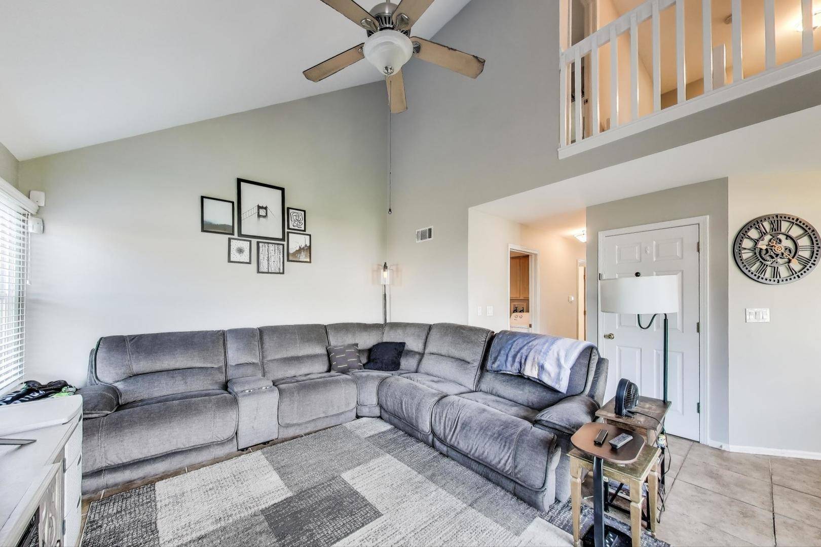 Elgin, IL 60123,1424 Sweetbriar LN