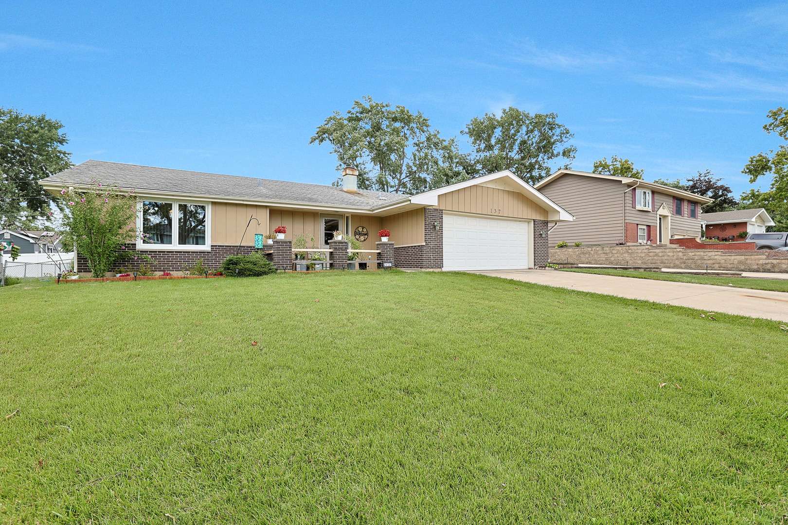 Lombard, IL 60148,2S137 Beaumont LN