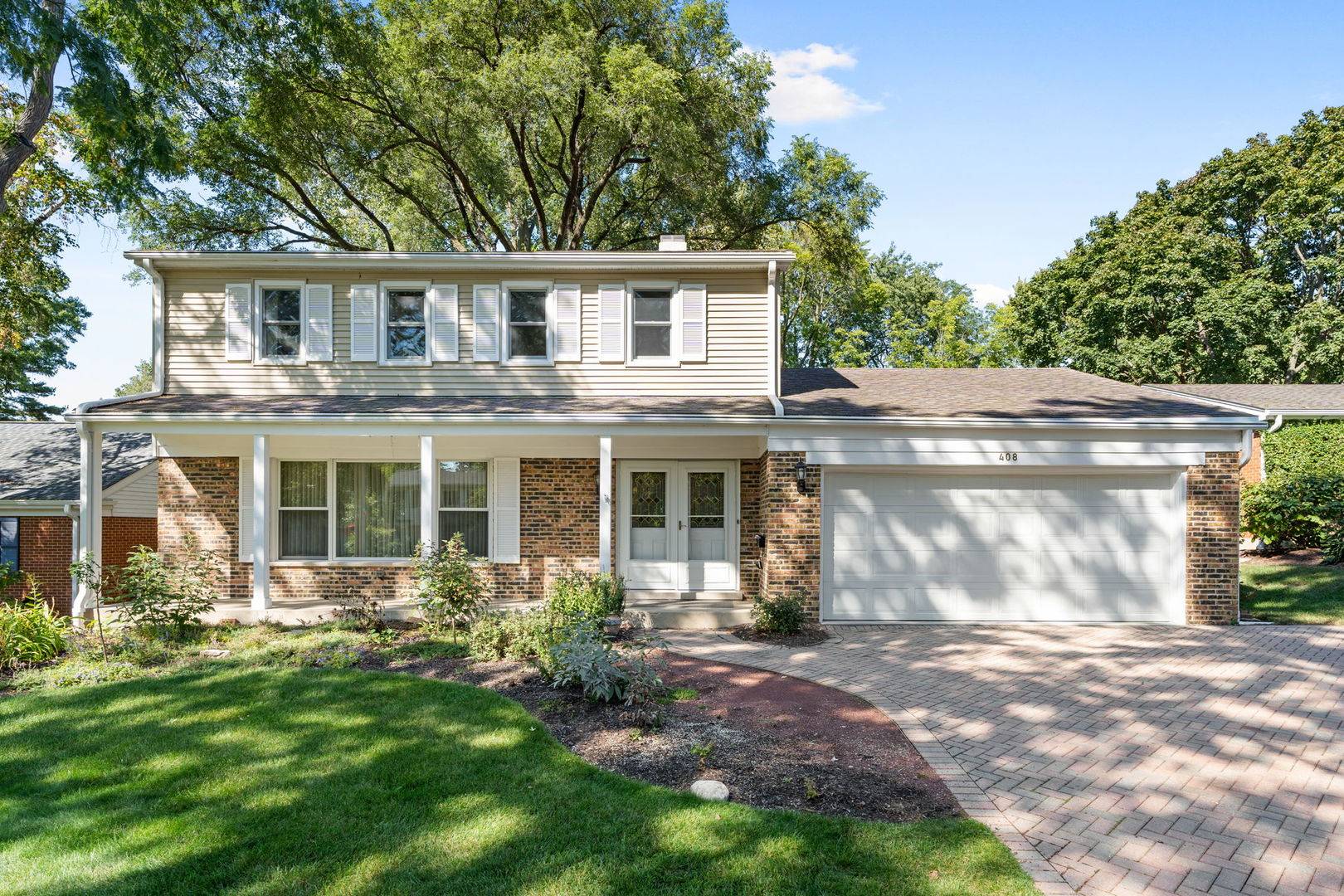 Lake Bluff, IL 60044,408 W Hawthorne CT