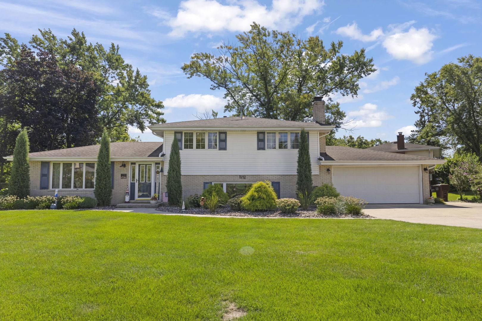 Tinley Park, IL 60477,16401 Leslie Ann DR