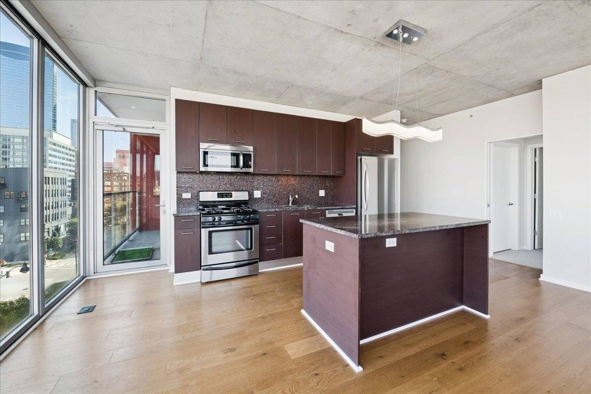 Chicago, IL 60661,659 W Randolph ST #609