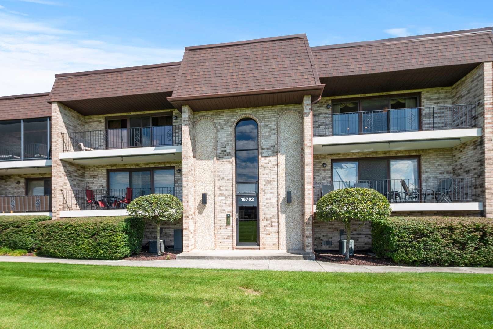 Orland Park, IL 60462,15702 Deerfield CT #2S