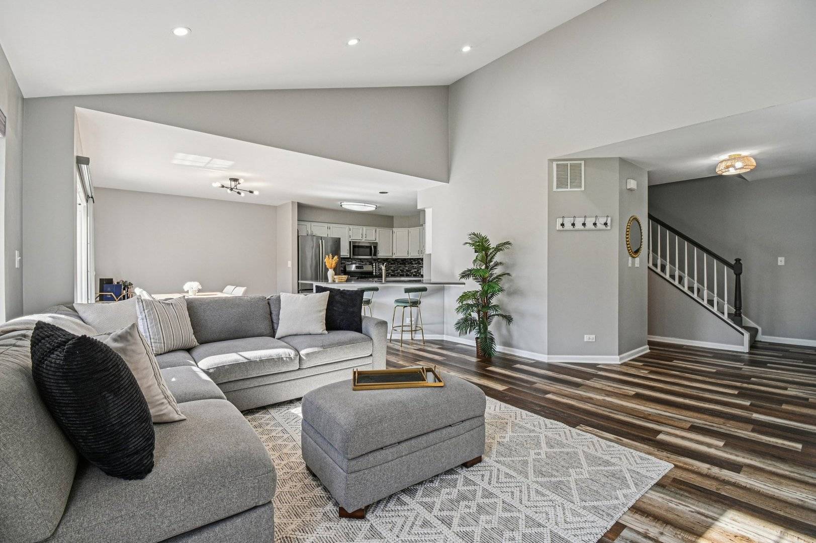 South Elgin, IL 60177,71 Ione DR #A