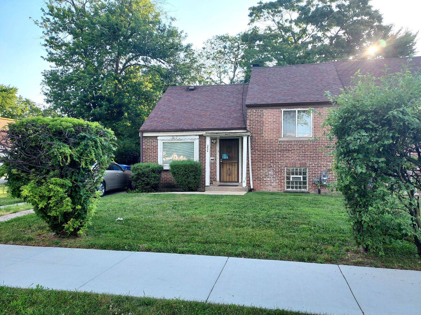 Chicago, IL 60617,9834 S oglesby ST