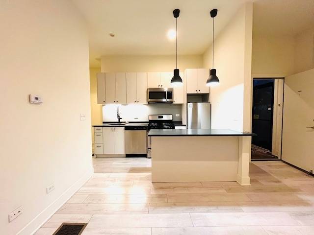 Chicago, IL 60608,1001 W 16th ST