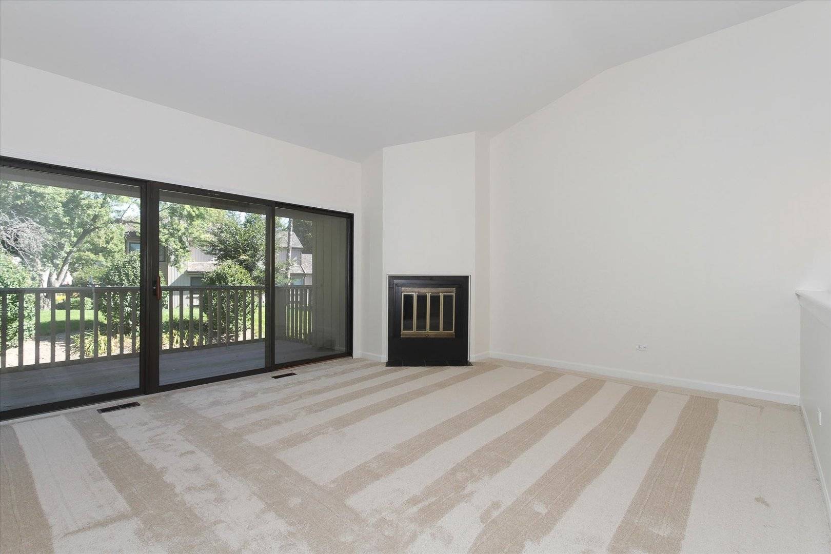 Lake Barrington, IL 60010,78A Foxwood LN #M169