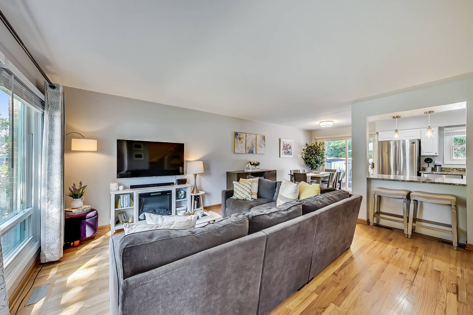 Northfield, IL 60093,355 Bristol ST