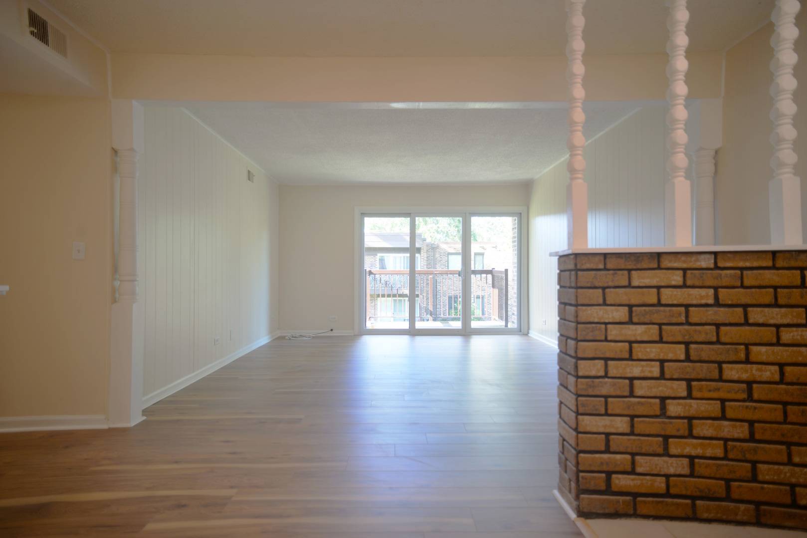 Wheeling, IL 60090,1205 Pleasant Run DR #210