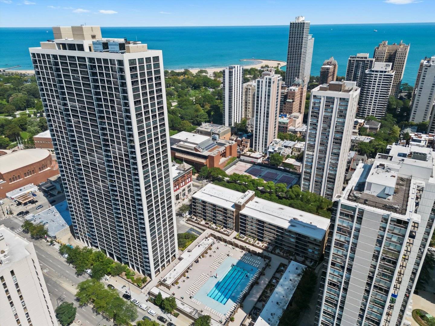 Chicago, IL 60610,1560 N Sandburg TER #1508J