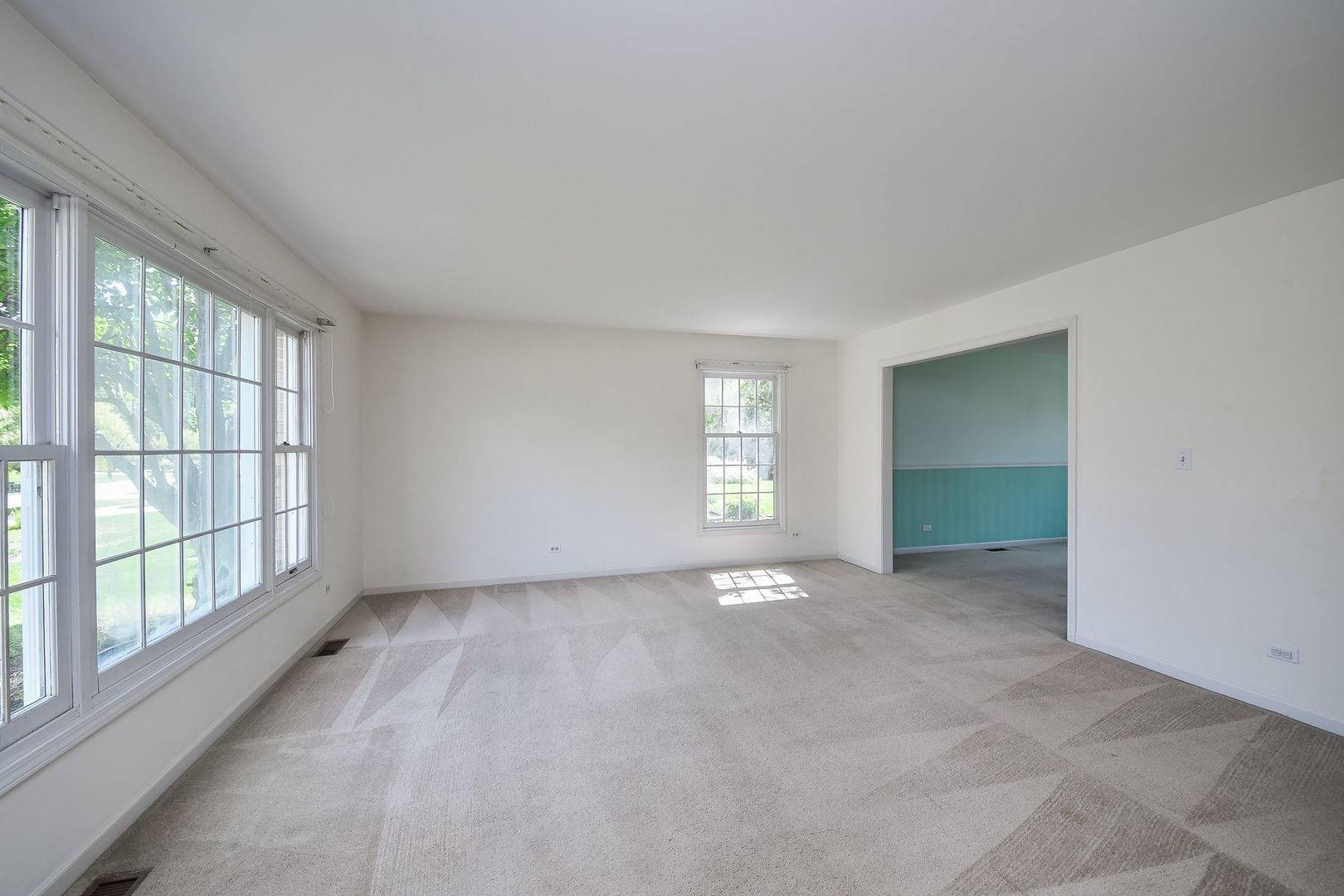 Batavia, IL 60510,1211 Averill DR