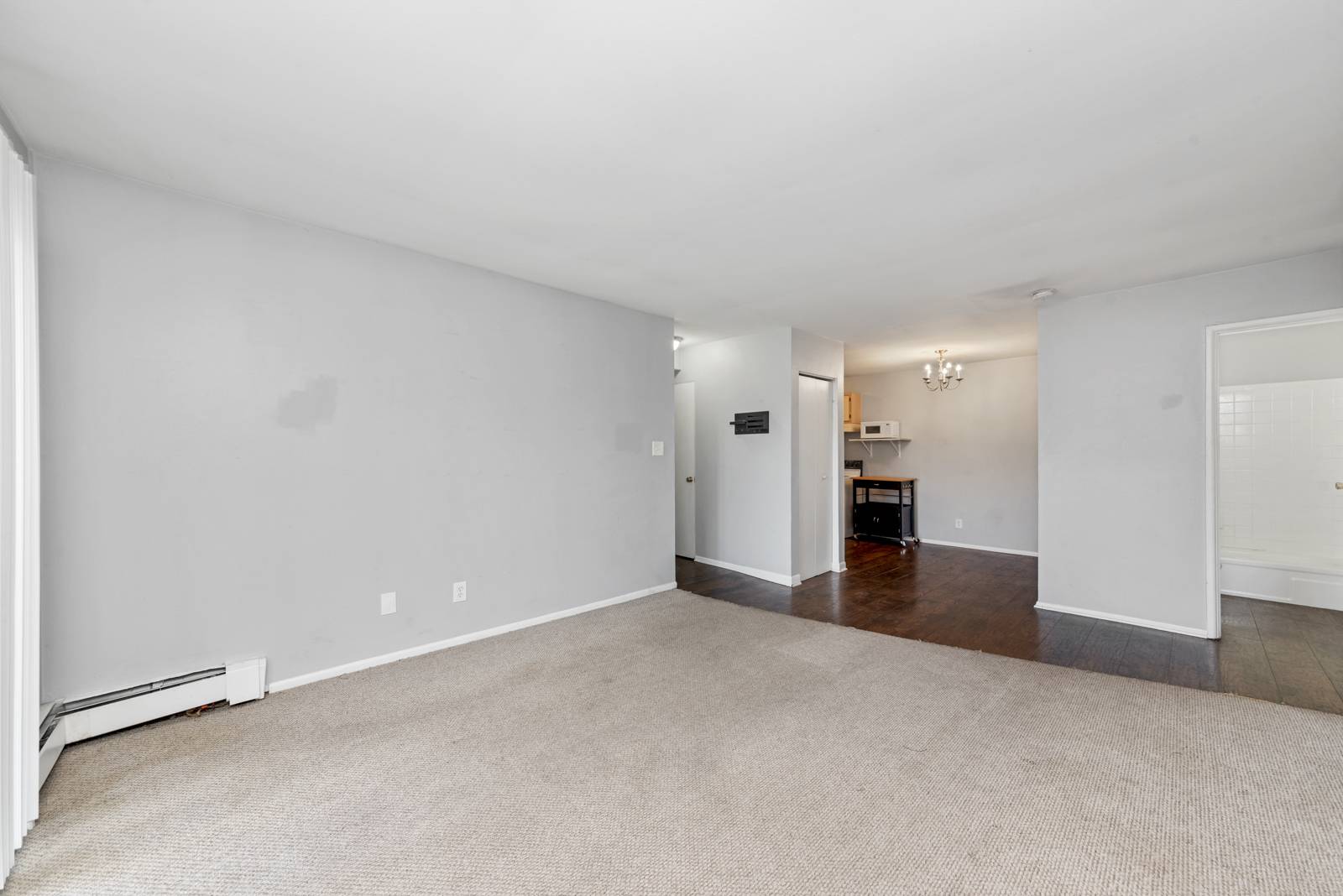 Oswego, IL 60543,2400 Light RD #212