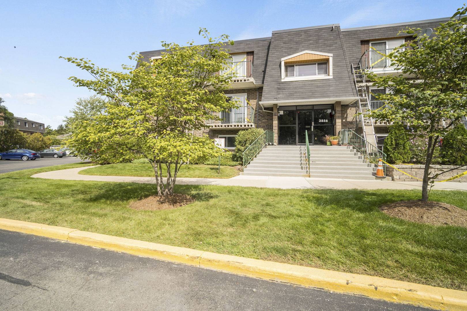 Northbrook, IL 60062,3856 S Parkway DR #2A