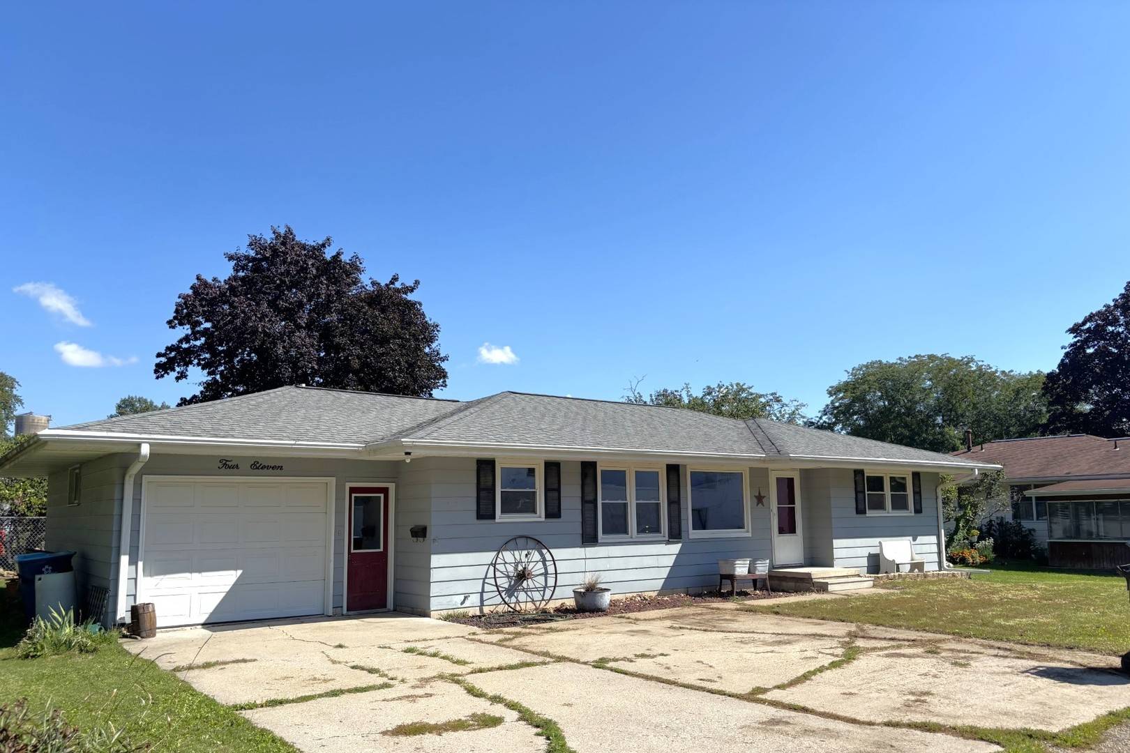 Morrison, IL 61270,411 Park Ct LN