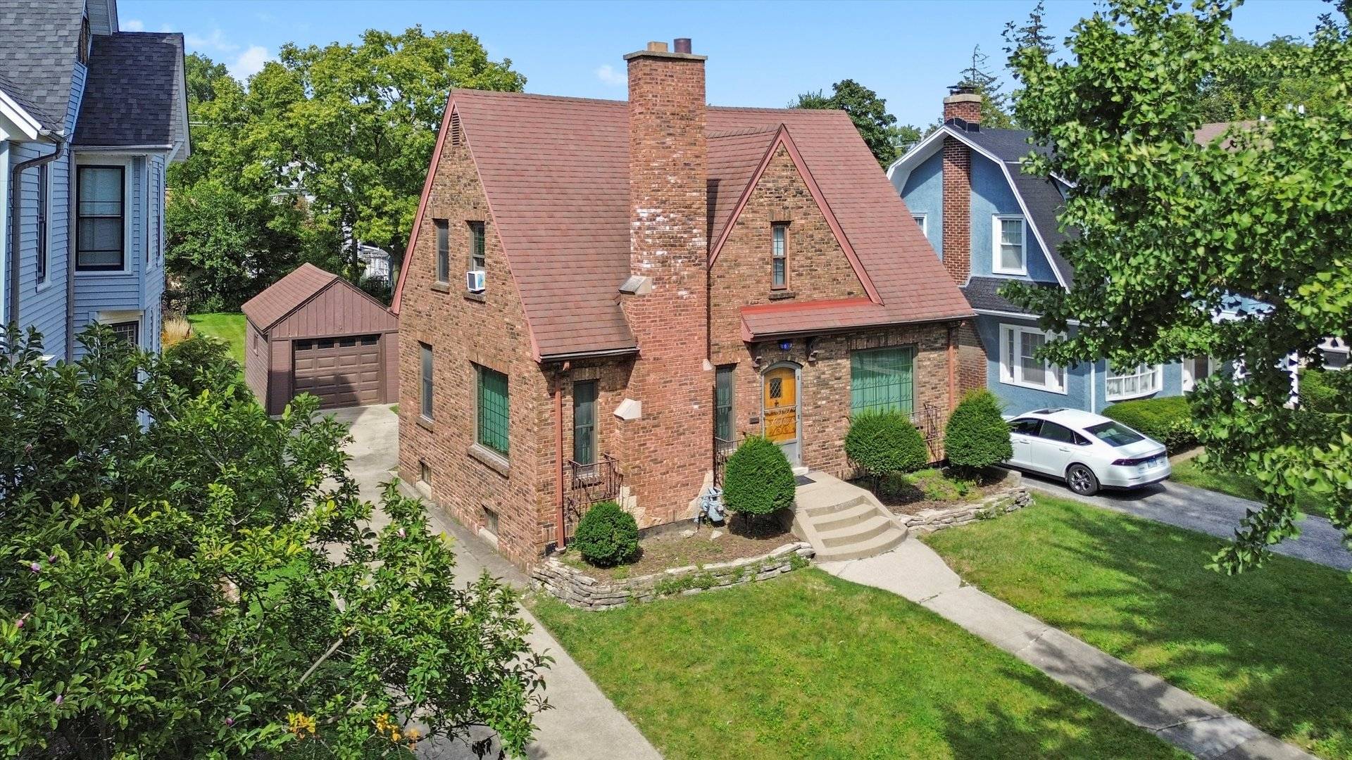 Riverside, IL 60546,102 Lawton RD