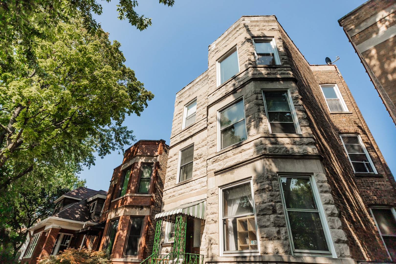 Chicago, IL 60613,3853 N Janssen AVE