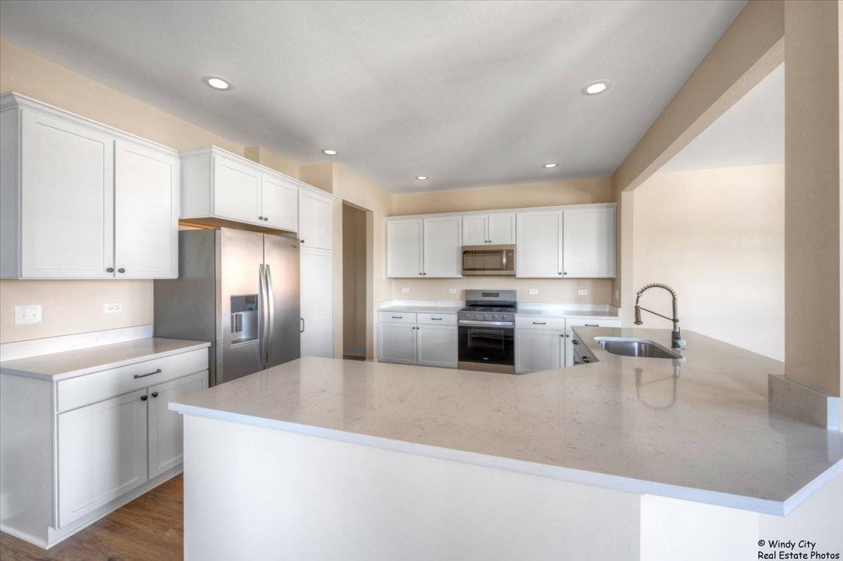 Cary, IL 60013,421 Haber RD #7