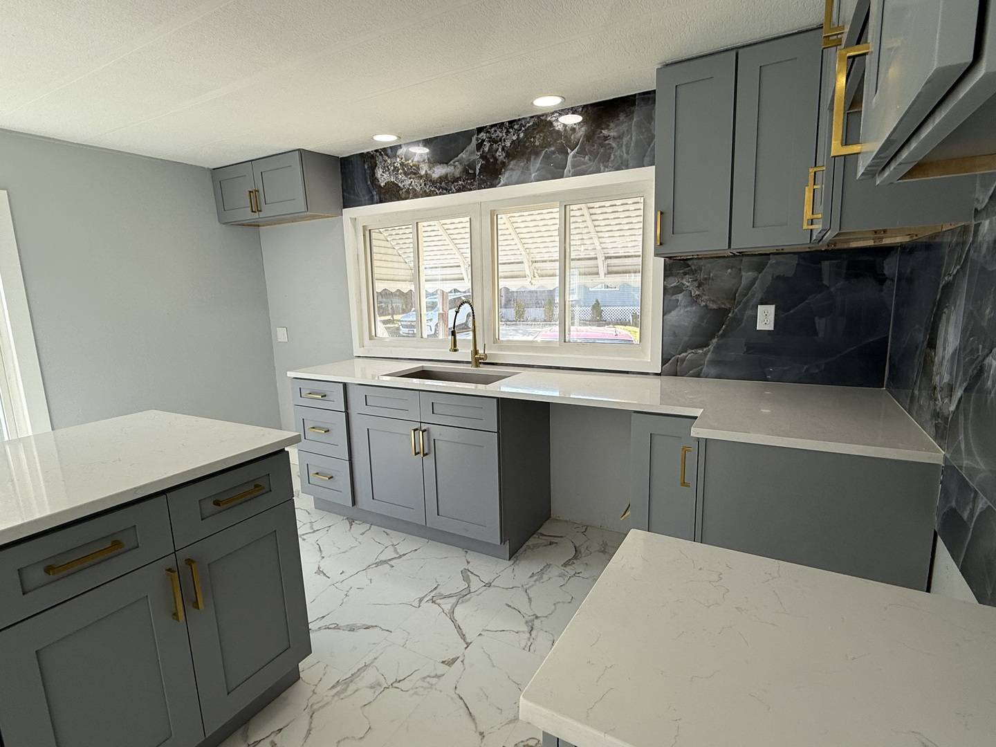 Matteson, IL 60443,126 Knollwood CIR