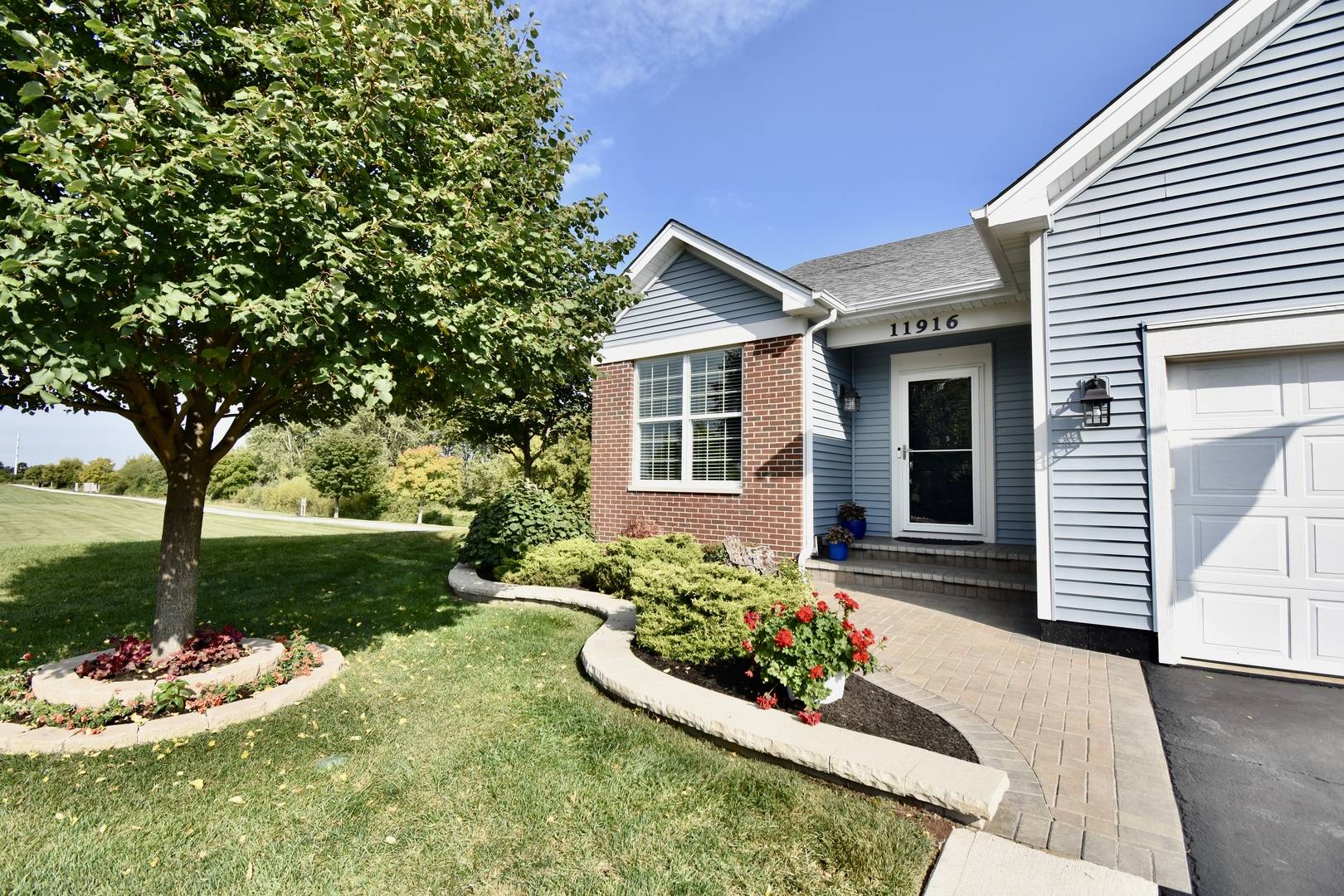 Huntley, IL 60142,11916 Oakley CT