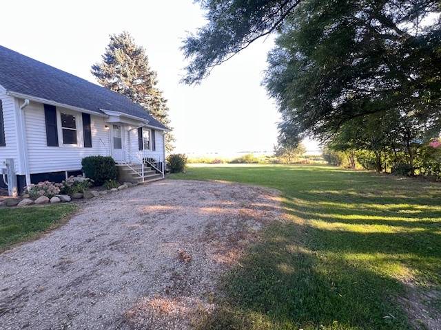 Capron, IL 61012,7375 Coon Trail RD